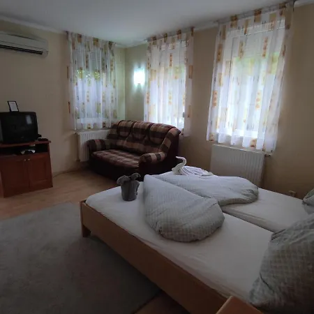 Garda Apartmanház Apartamento