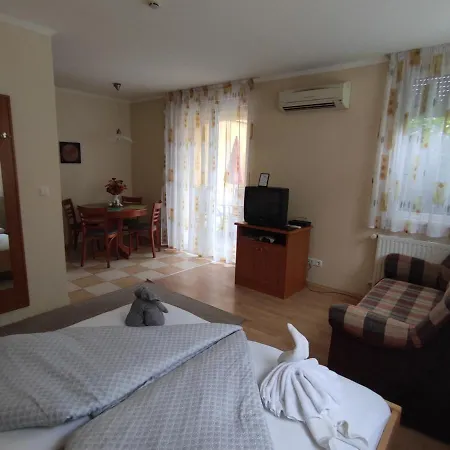Garda Apartmanház Apartamento *