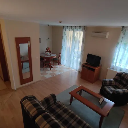 Garda Apartmanház Apartamento *