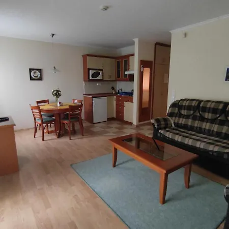 Garda Apartmanház Apartamento *