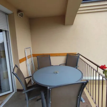 Garda Apartmanház Apartamento *