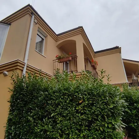Garda Apartmanház Apartamento Hévíz
