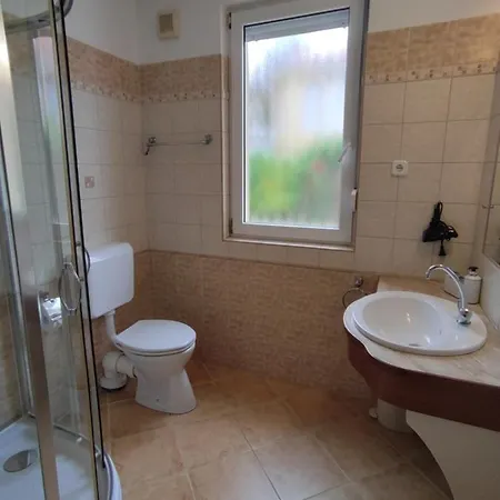 Garda Apartmanház Apartamento Hévíz