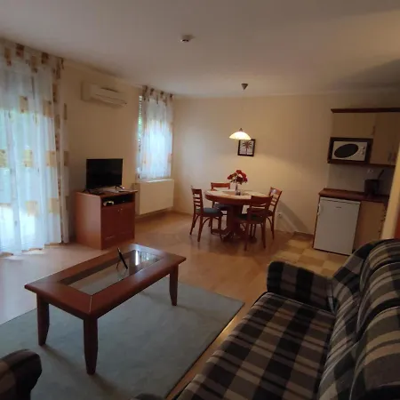 Garda Apartmanház *