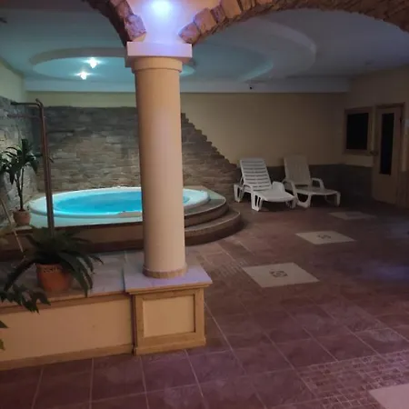 Garda Apartmanház Apartamento Hévíz