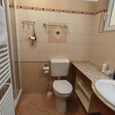 Garda Apartmanház Apartamento Hévíz
